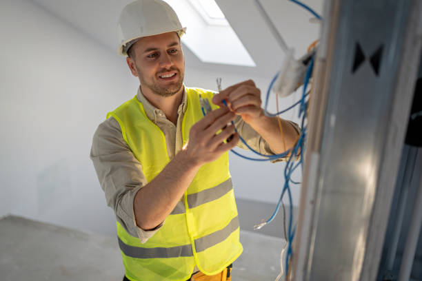 Best Emergency Electrical Repair  in Clarence, IA